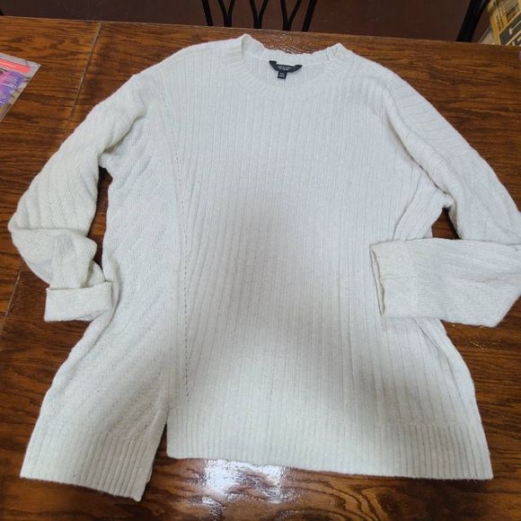 Simply Vera Wang asymmetrical sweater - Picture 7 of 7